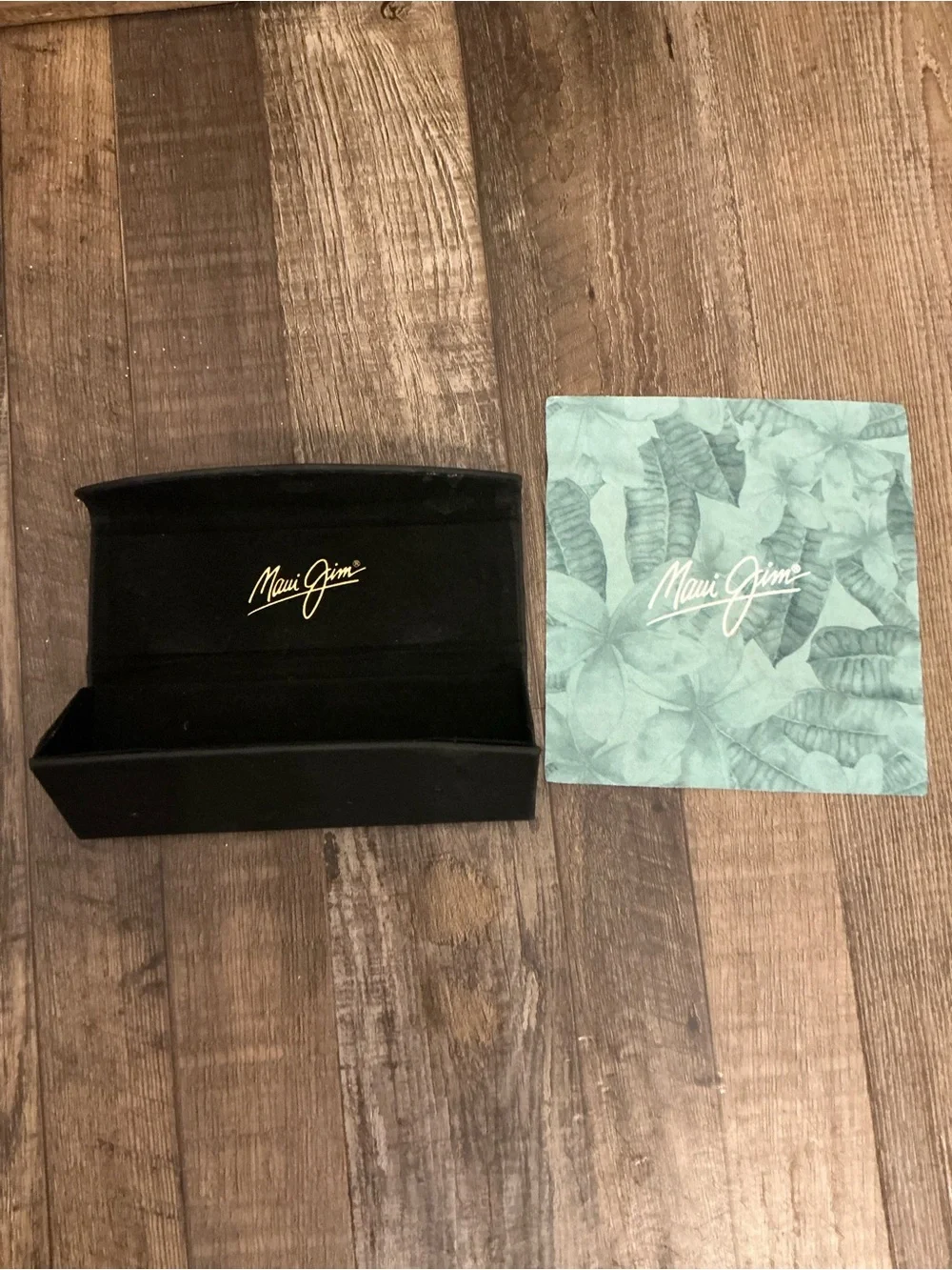 MAUI JIM Sunglass Case Black Tri Fold Felt Lined Magnet Front Closure & Cloth